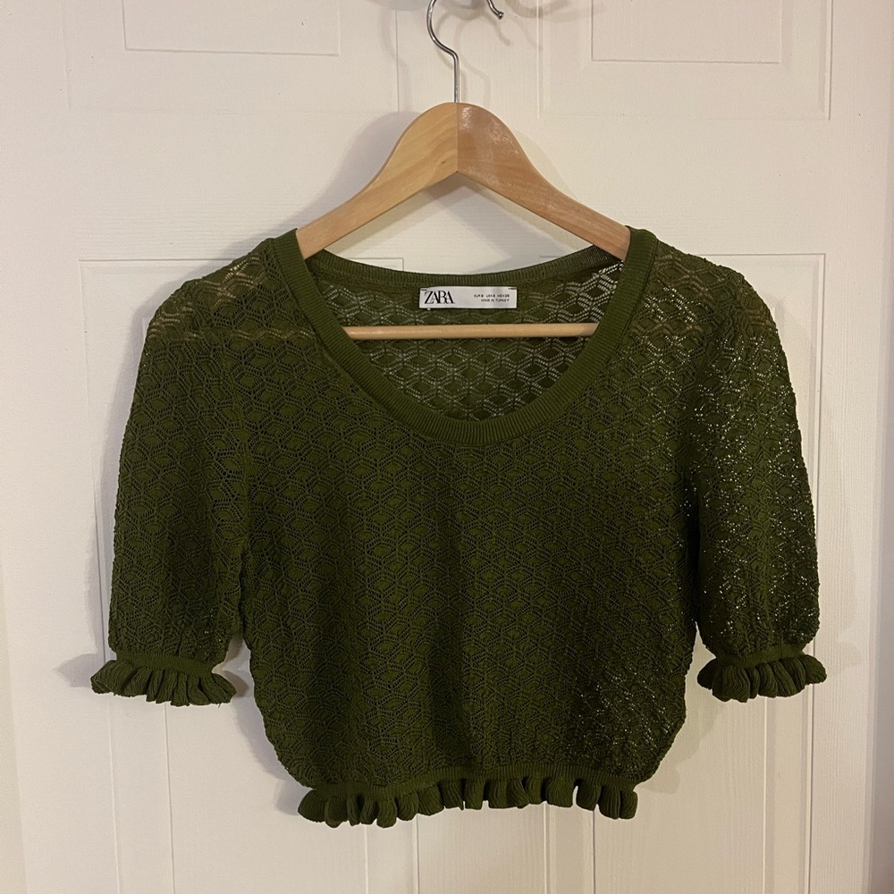 # 22- Zara Green Cropped Ruffled Blouse